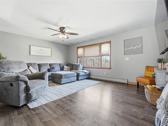 3rd image of 1024 Warren Rd