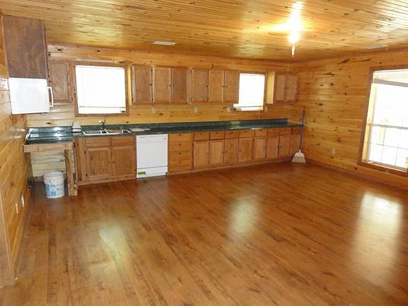4th image of 1090 Yellow Creek Ln