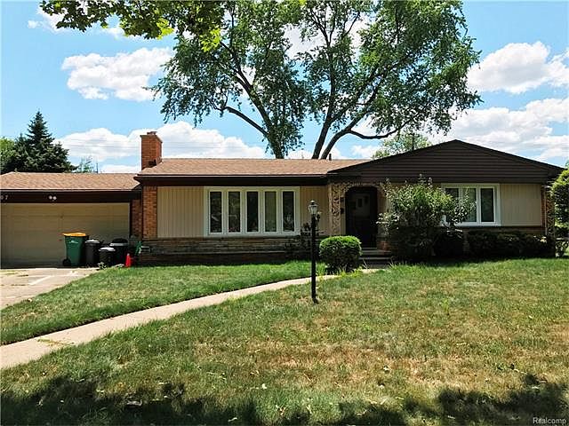 1st image of 32707 Cloverdale Ave