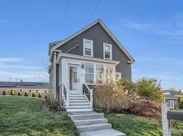 28 Currier Ave, Methuen, MA 01844
