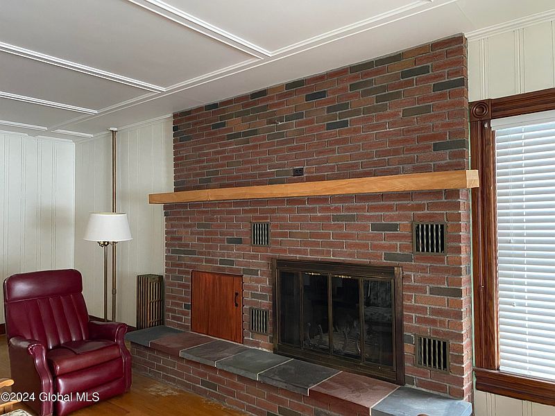 5th image of 5 N Quaker Street