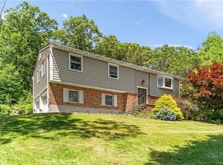 1471 Ivy Rd, Mohegan Lake, NY 10547