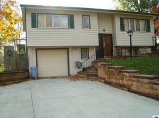 3431 SW Twilight Dr, Topeka, KS 66614