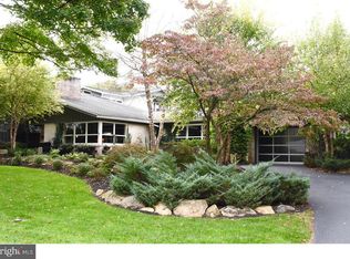 5 Hummingbird Rd, Wyomissing, PA 19610