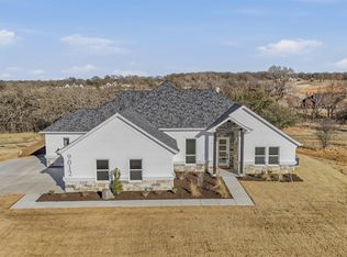 9012 Oak Valley Ln, Springtown, TX 76082