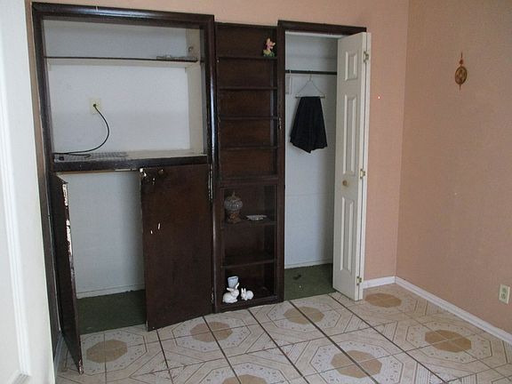 2nd image of 2646 Forest Park Ave