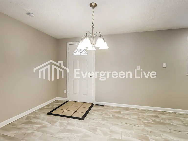 1401 Wolf Cir — Photo 4