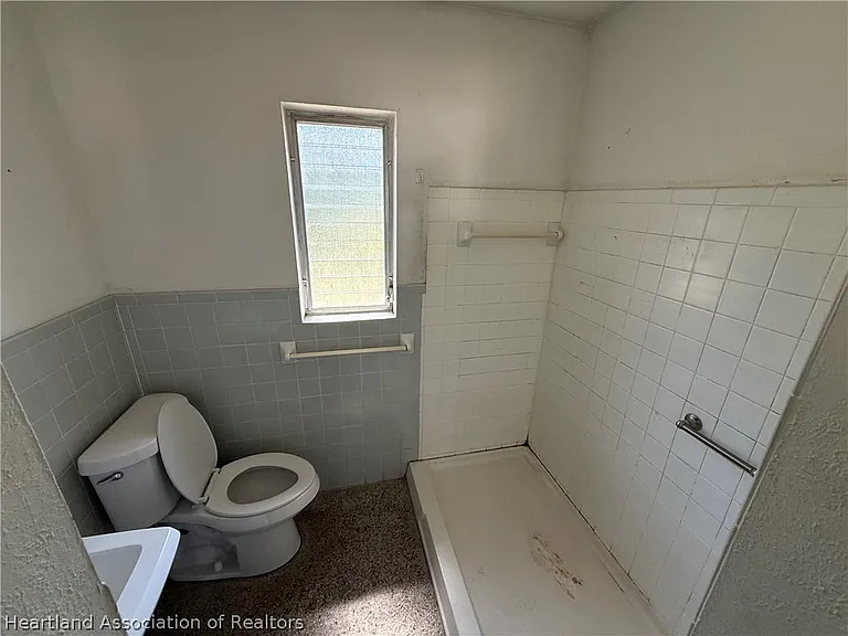 1732 Lagrange Ave — Photo 9