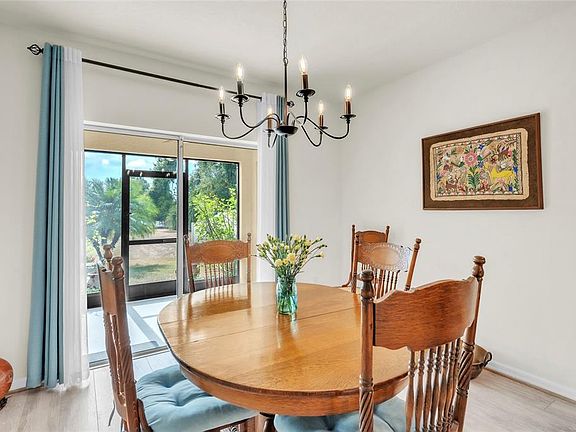 3rd image of 9527 SUNSTONE BOULEVARD