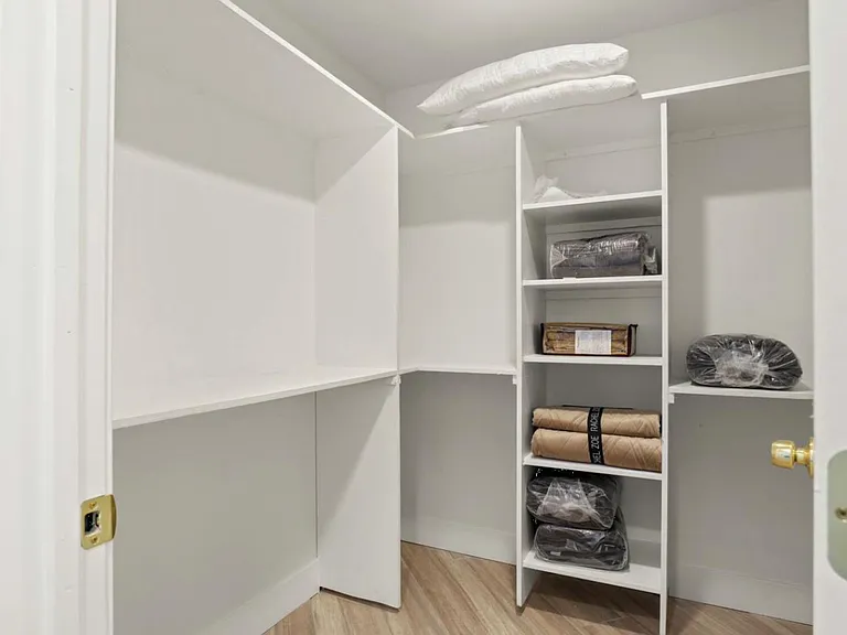 2241 N Sunset Dr — Photo 18