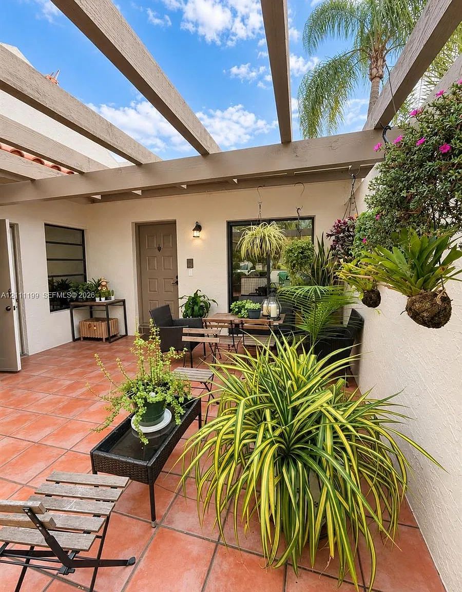 11404 SW 87th Ter — Photo 2