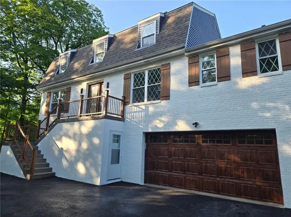 1767 Gill Hall Rd, Finleyville, PA 15332