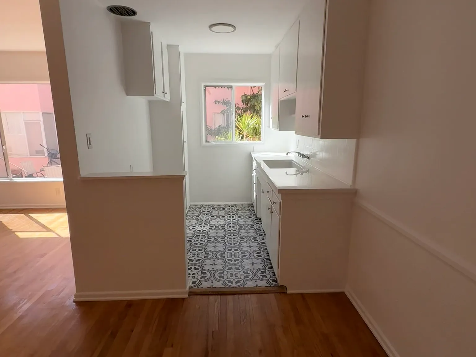 1 bed, 650 sqft, $2,100 — Photo 4