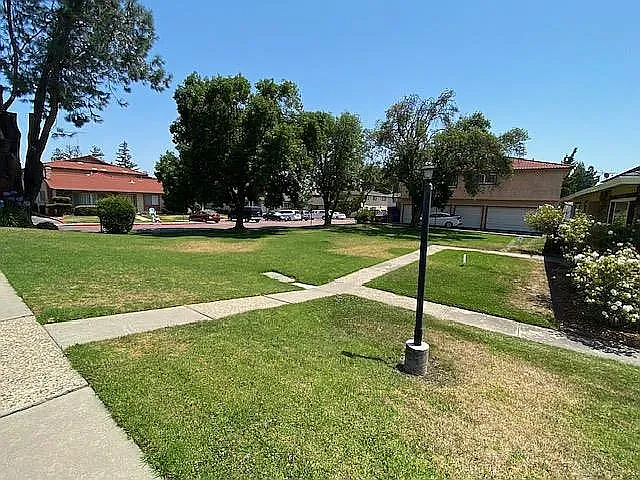 513 Hope Ter #B — Photo 10