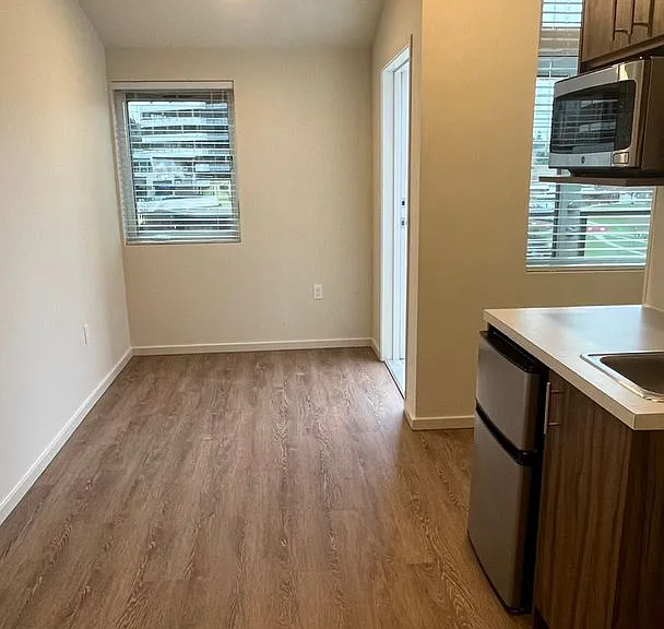 Plaza Apartments — Photo 121