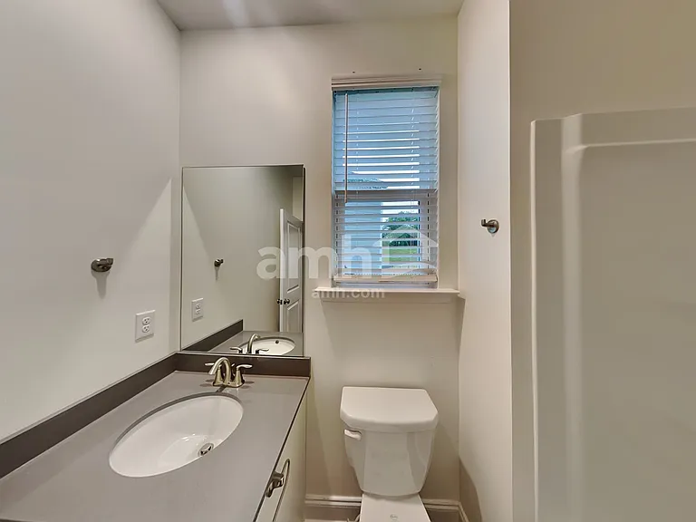 2112 Williamshire Ln — Photo 25