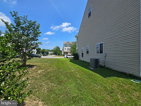 4th image of 44219 Beaver Creek Dr