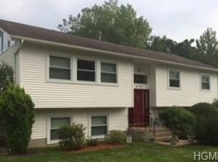 1 Rovitz Pl, Spring Valley, NY 10977