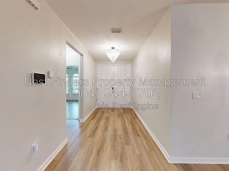 2704 Daylily Ln — Photo 2