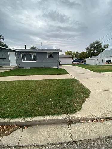 503 10th St W Photo 1