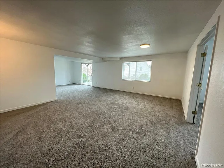Big common room area (or living room #2)