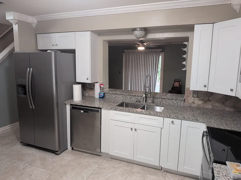 506 Green Spring Cir — Photo 3