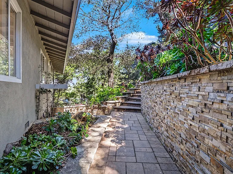 39 Colorados Dr — Photo 42