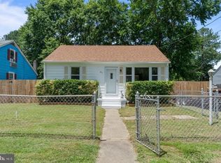 211 Locust Ave, Colonial Beach, VA 22443