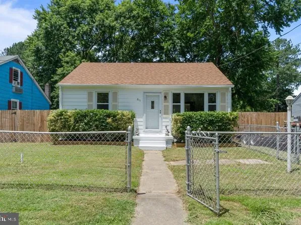211 Locust Ave, Colonial Beach, VA 22443