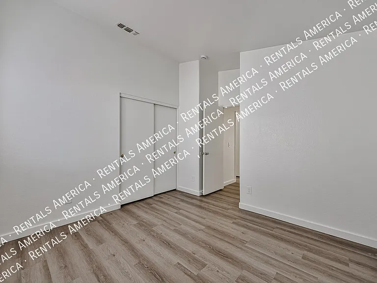 3627 W Melinda Ln — Photo 14