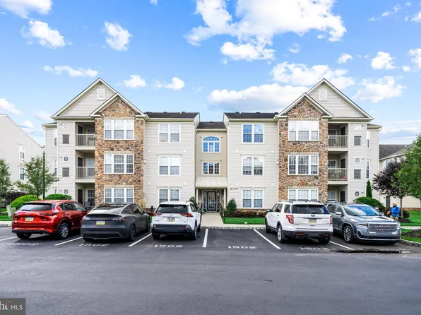 1502 Moore St Unit 302, Bristol, PA 19007