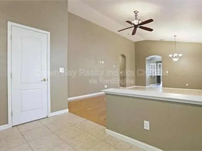 1844 Oswego Ct — Photo 22