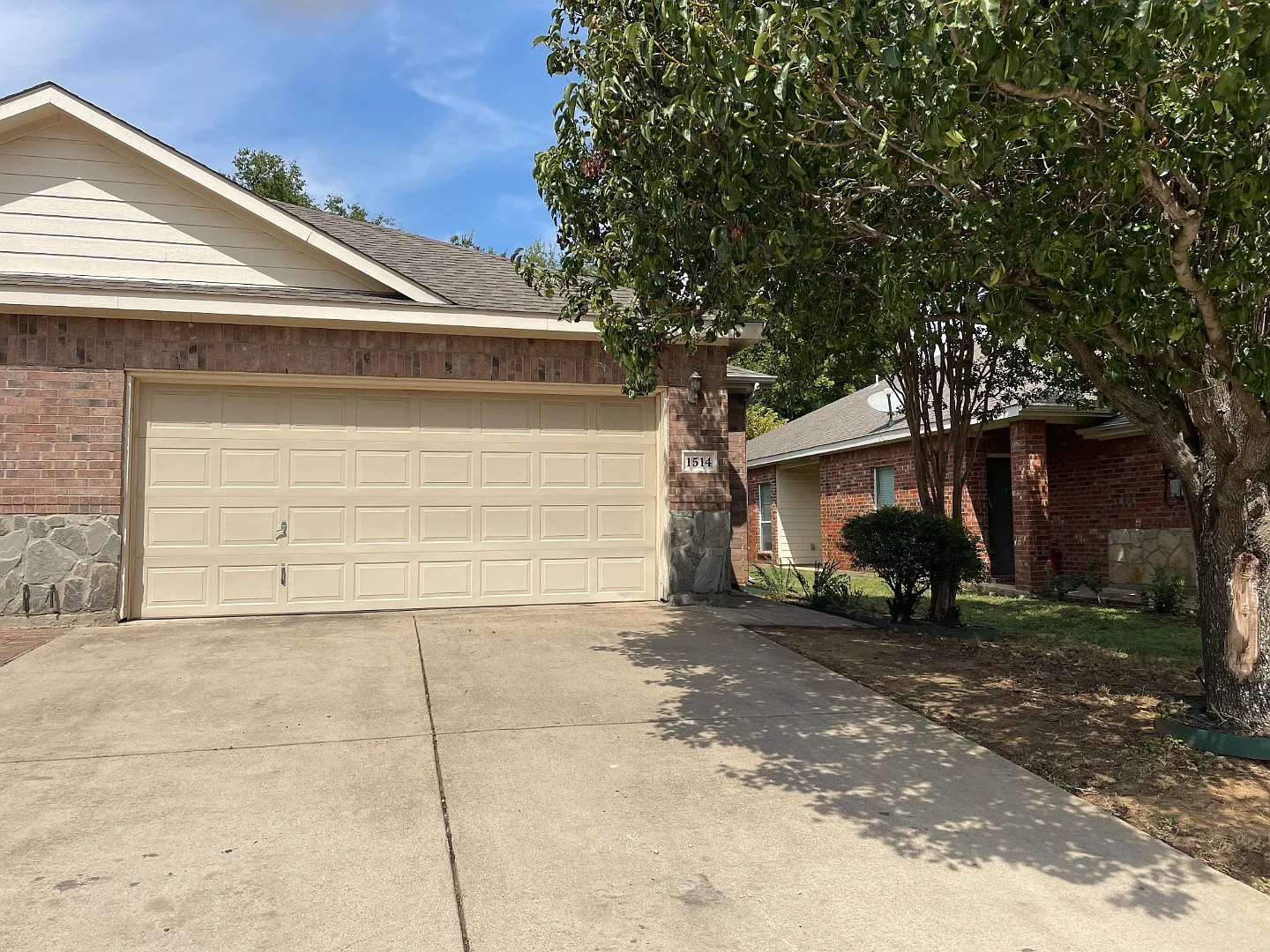 Charming 3-Bed in Woodland Estates with HOA Amenities, Fenced Yard & Attached Garage — Photo 1