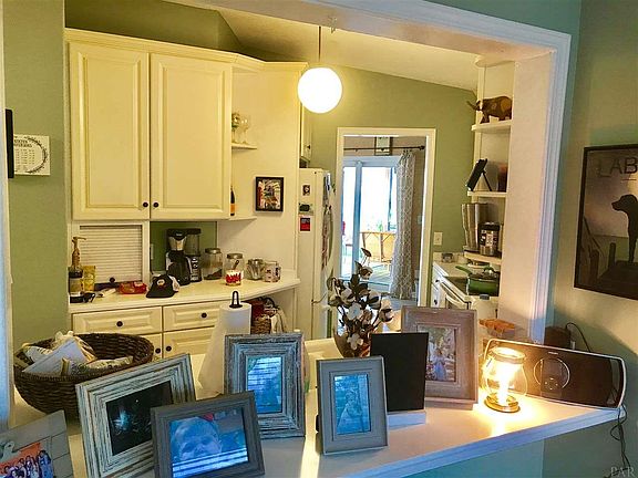 5th image of 261 Sabine Dr