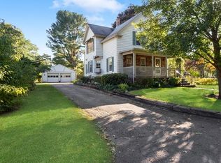 96 Deanville Rd, Attleboro, MA 02703