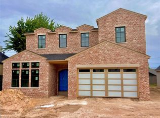 1722 Huntington Ave, Nichols Hills, OK 73116