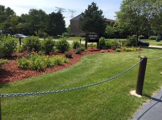 411 Perrie Dr APT 301, Elk Grove Village, IL 60007