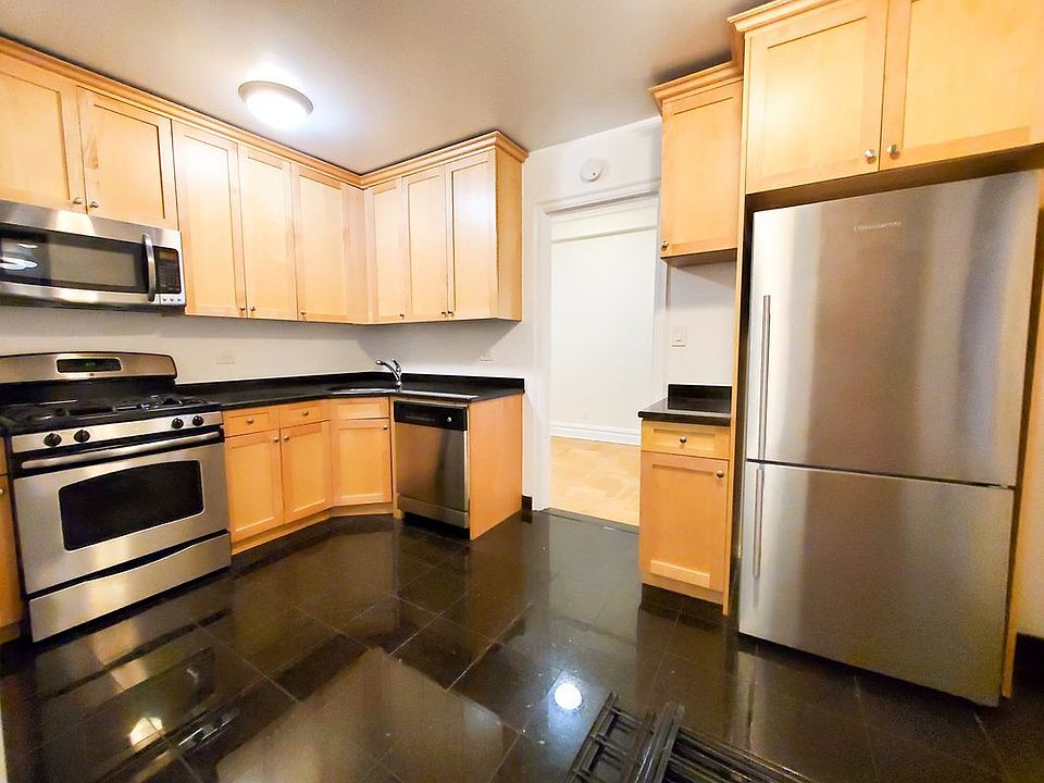 1st image of 147 W 79th St #7B