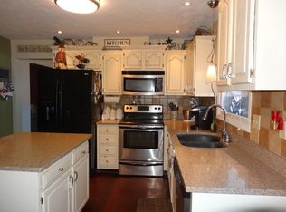 8833 E Cardinal Dr, Fairmount, IN 46928