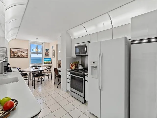 1920 S Ocean Dr #11B — Photo 8