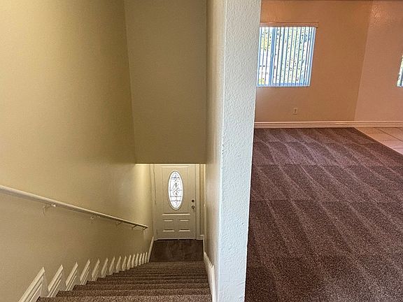 2nd image of 906 E 52nd Pl