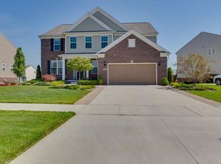 58862 Peters Barn Dr, South Lyon, MI 48178