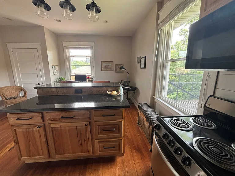 750 Hawthorne Ave #3 — Photo 11