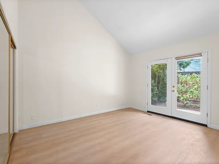 2340 Park Ave — Photo 15