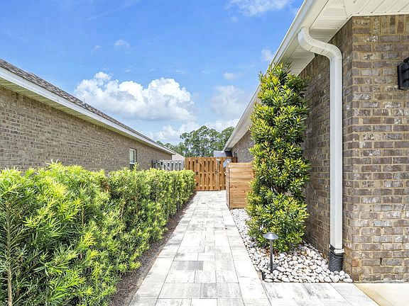4th image of 277 Conner Cir