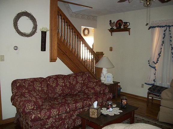 3rd image of 515 Bloomington Ave