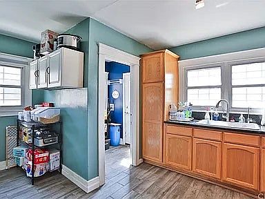 5th image of 216 W Hillcrest Blvd