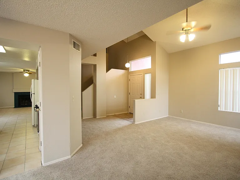 3642 W Pony Trl — Photo 2