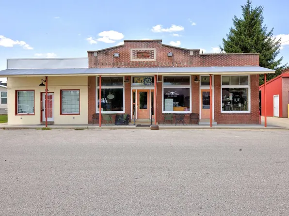 22 W Main St, Medora, IN 47260