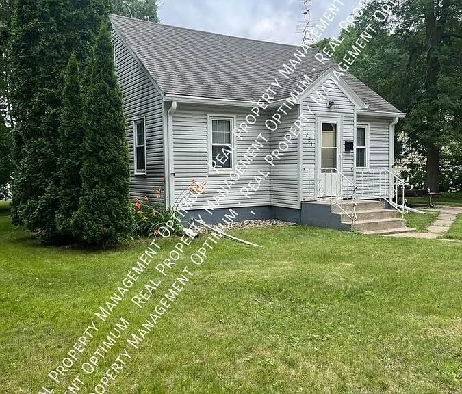 1221 Irving St — Photo 5